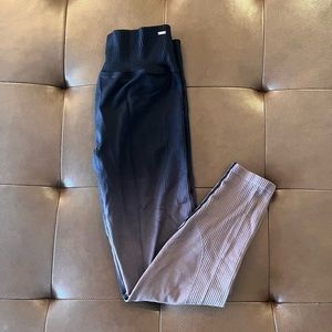 PINK Victoria’s Secret active leggings